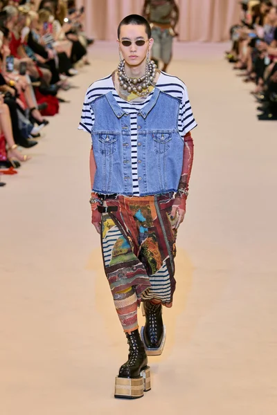 Look 3